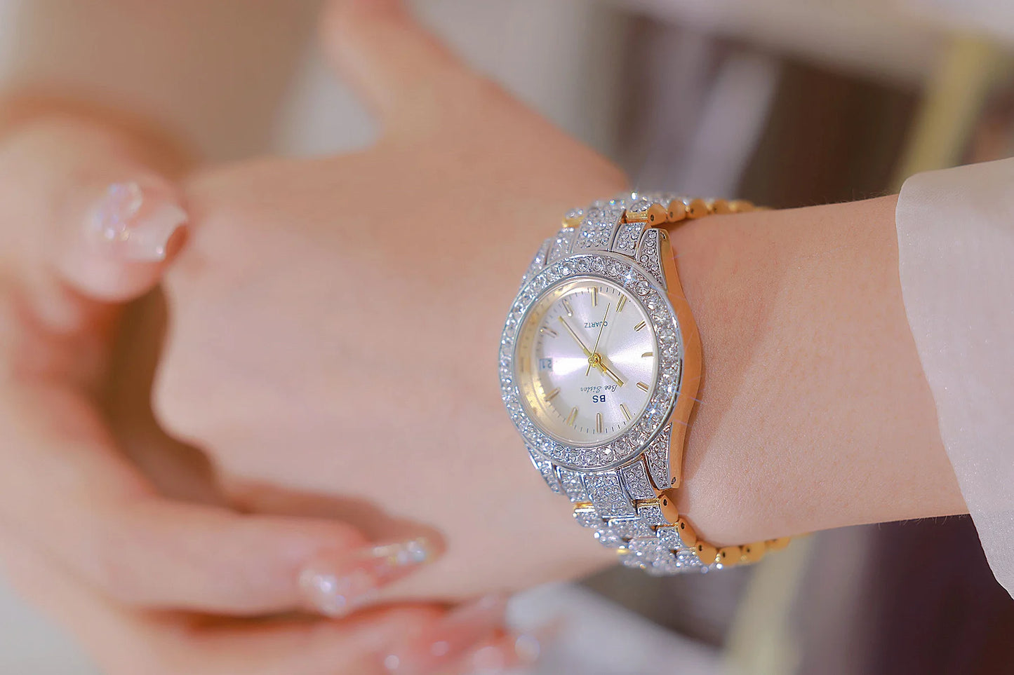 Luxury Crystal Silver Gold Quartz Watches with Calendar for Women