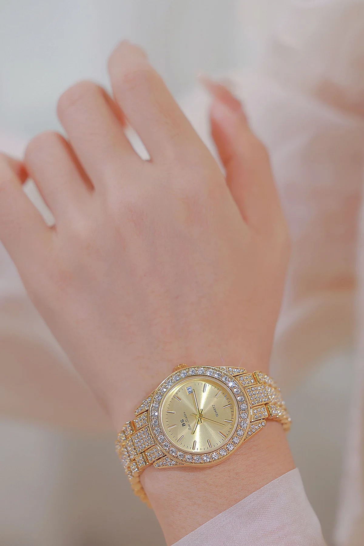 Luxury Crystal Silver Gold Quartz Watches with Calendar for Women