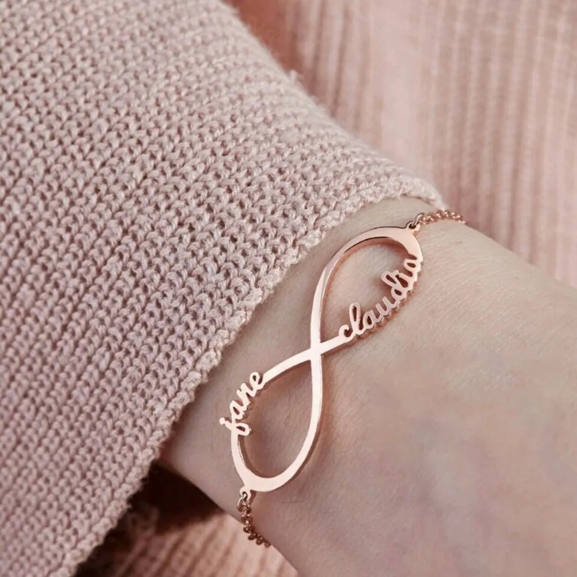 Custom Personalized 1-4 Names Bracelet on Infinity Pendant