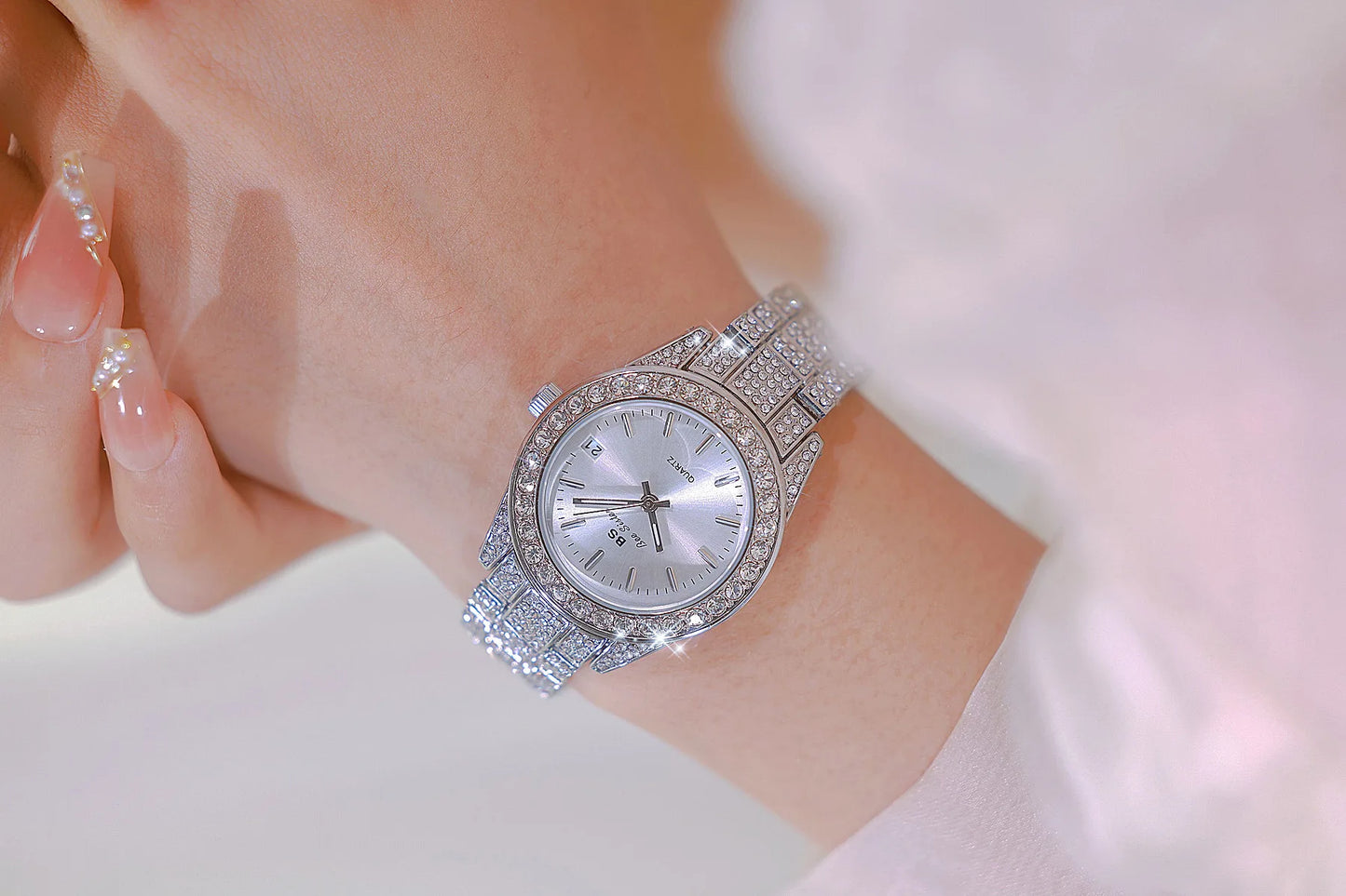 Luxury Crystal Silver Gold Quartz Watches with Calendar for Women