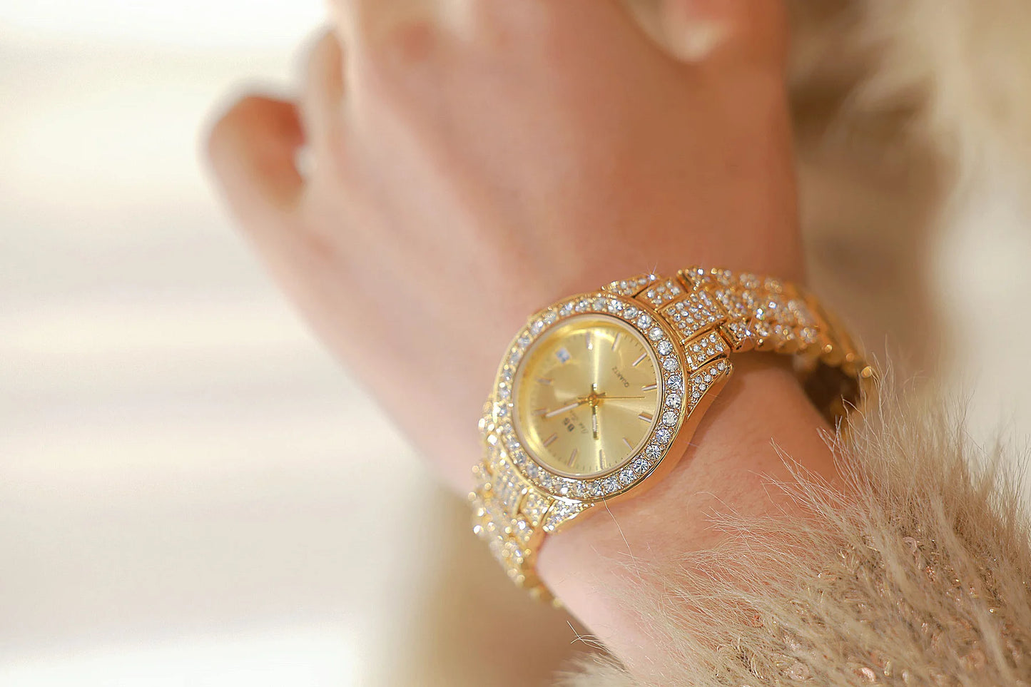Luxury Crystal Silver Gold Quartz Watches with Calendar for Women