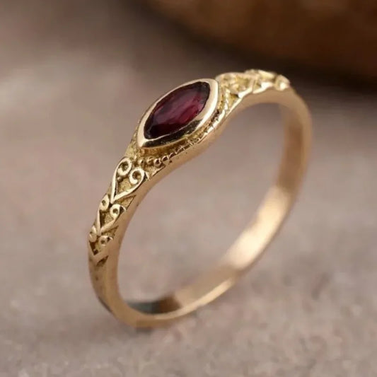 Zircon Red Stone Antique Patterned Ring for Women