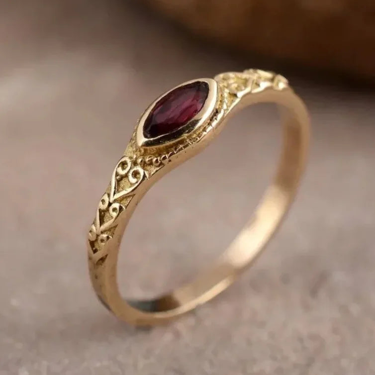 Zircon Red Stone Antique Patterned Ring for Women