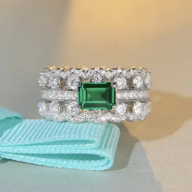 Luxury White Gold Emerald Cut Diamond Ring for Women