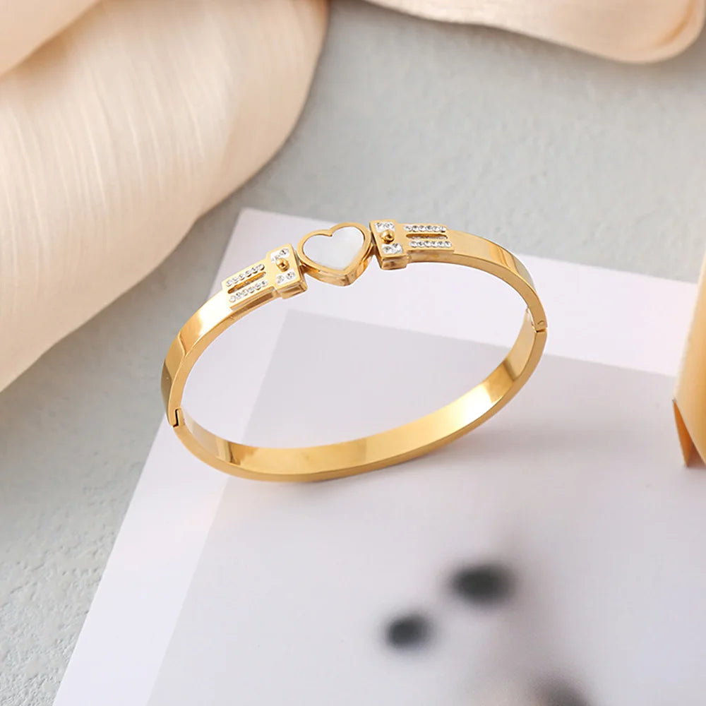 18K Gold or Silver Heart-Shaped Center Bangle Bracelets for Women