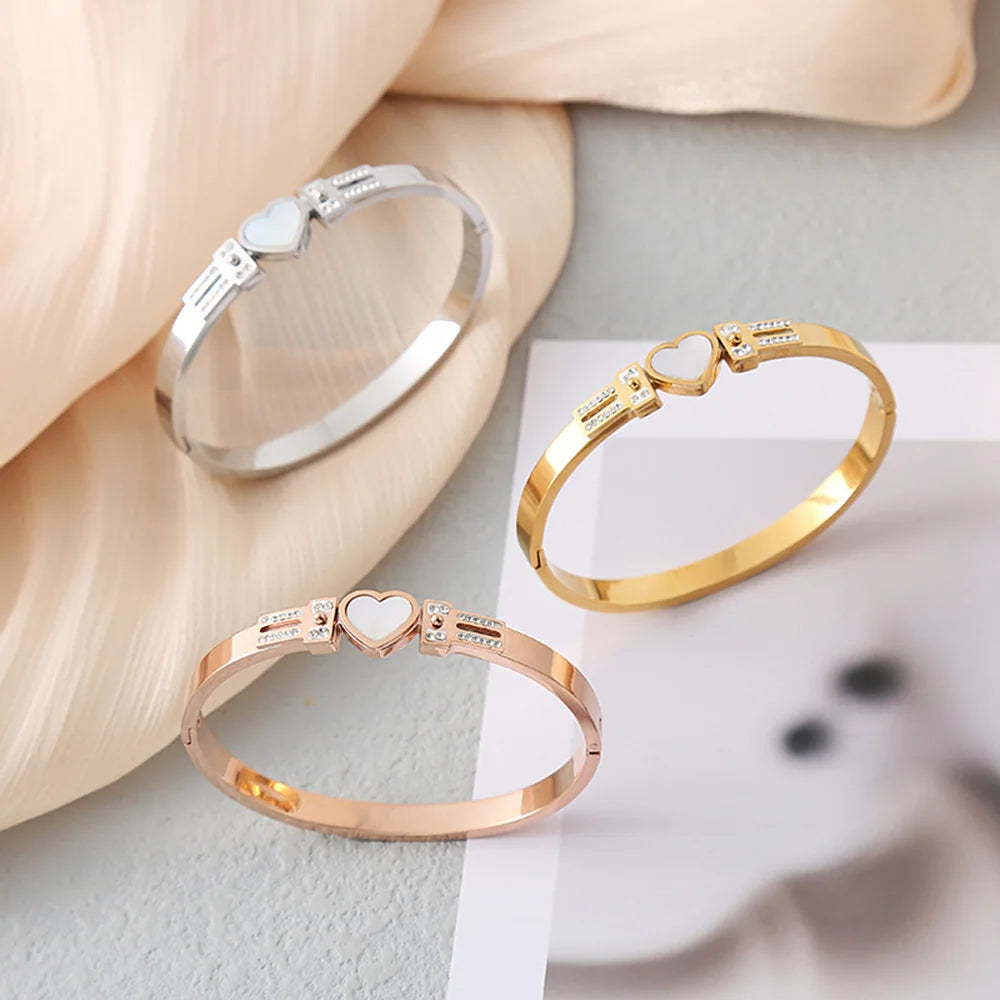 18K Gold or Silver Heart-Shaped Center Bangle Bracelets for Women